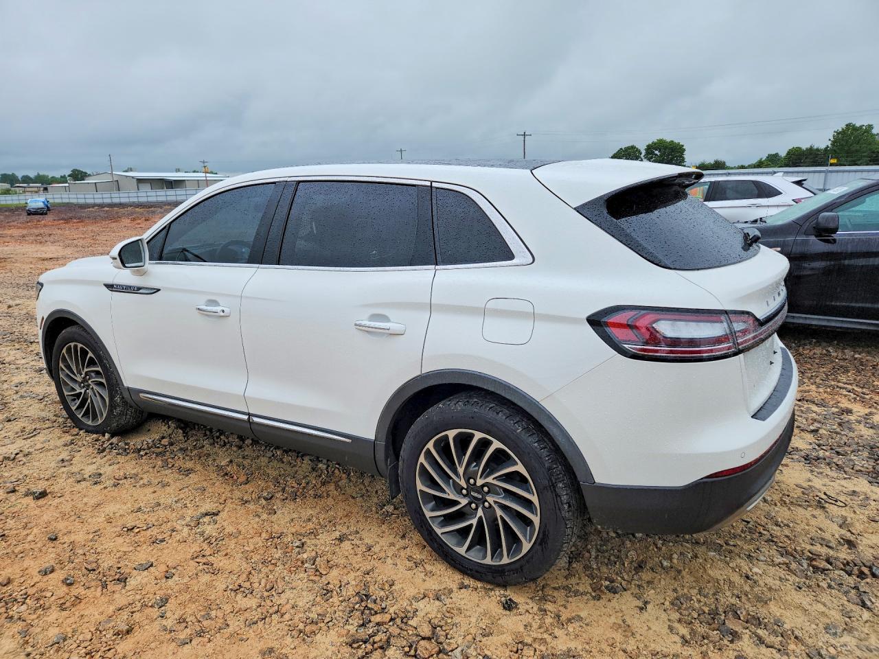 2020 Lincoln Nautilus Reserve - Image 2