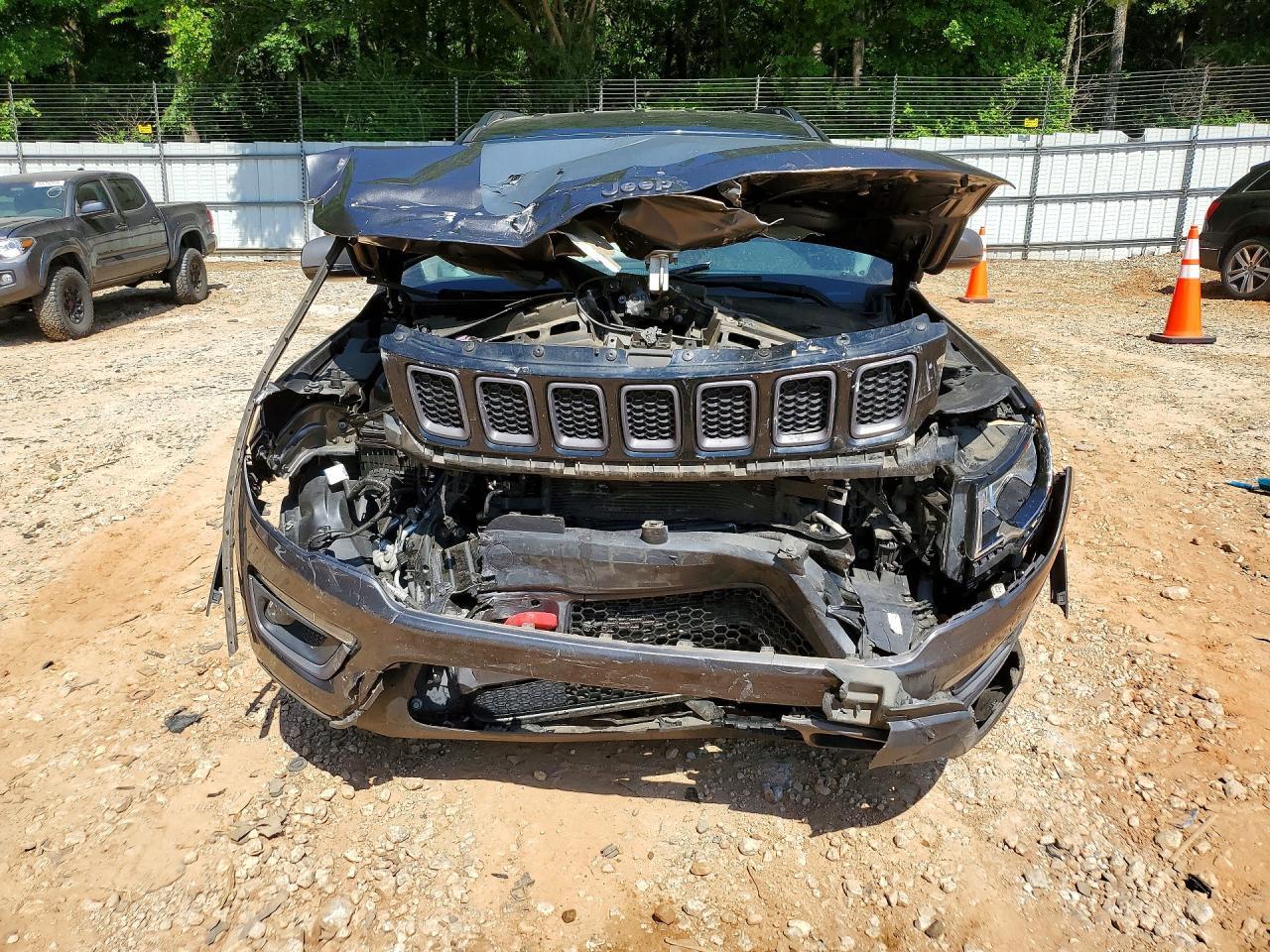 2019 Jeep Compass Trailhawk - Image 5