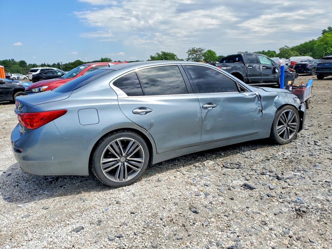 2015 Infiniti Q50 Premium - Image 3