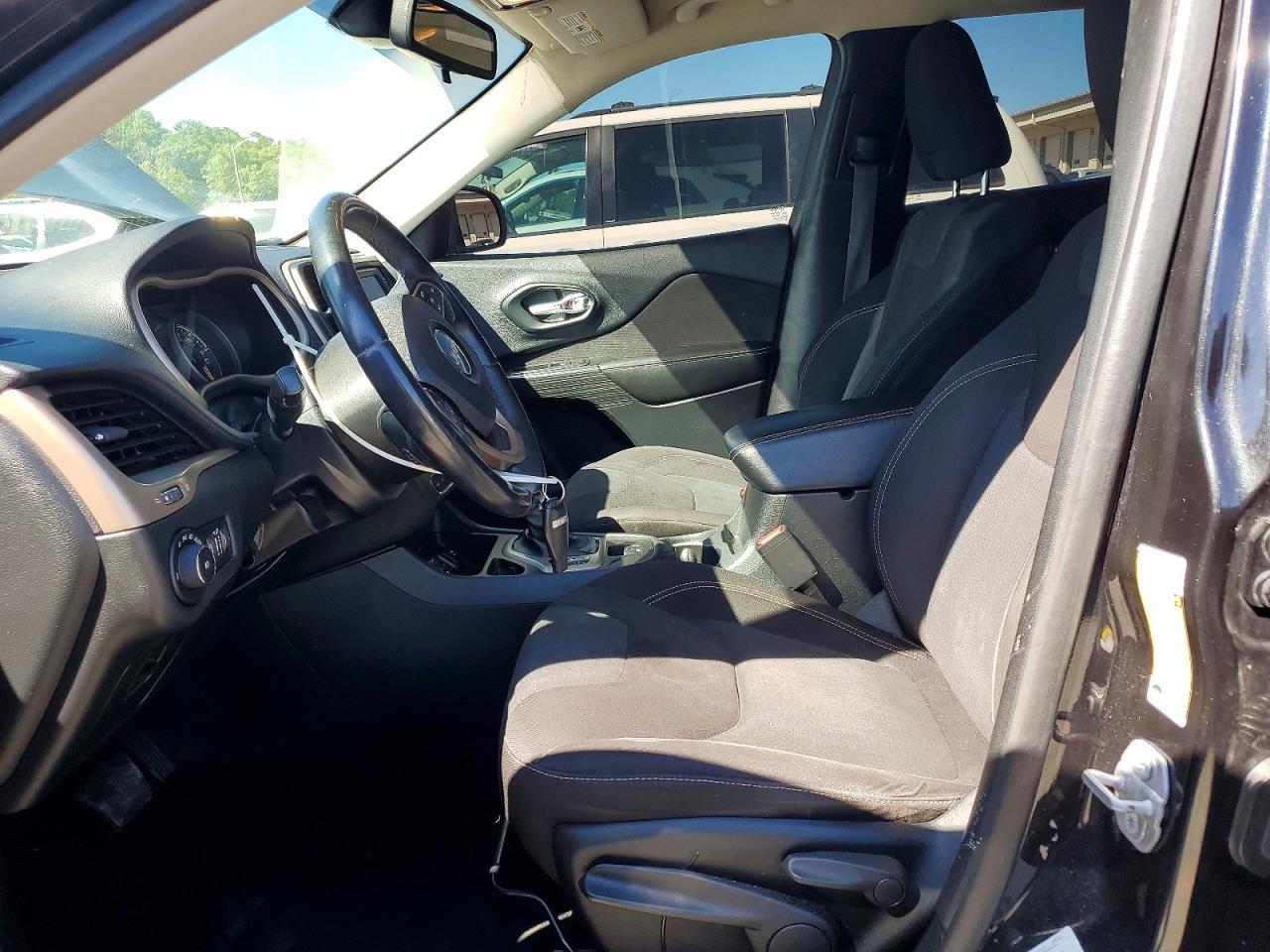 2016 Jeep Cherokee Latitude - Image 7
