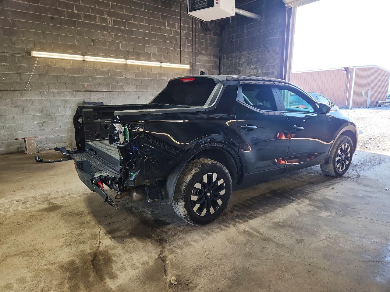 2025 Hyundai Santa Cruz Se - Image 3