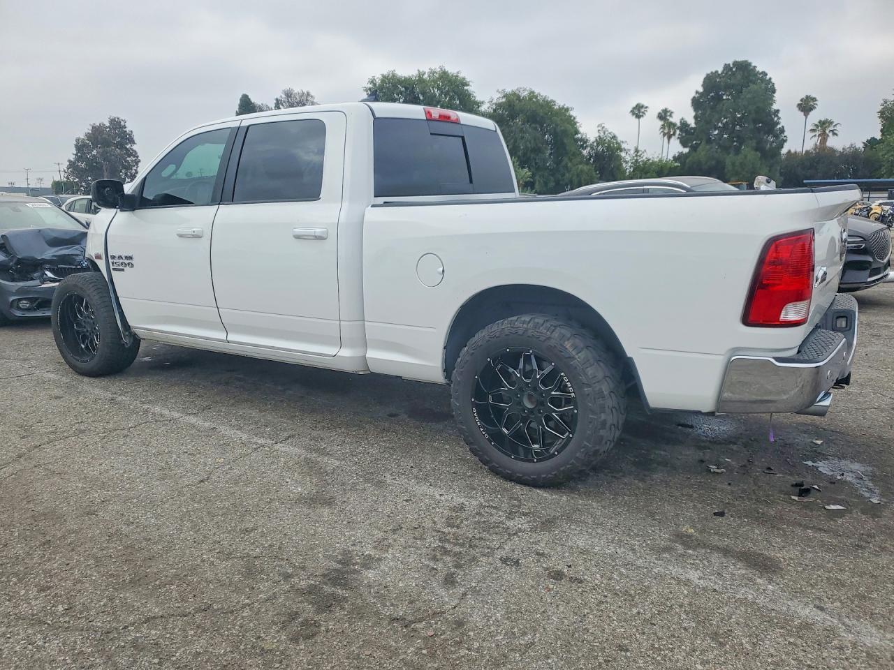2019 Ram 1500 Classic Slt - Фото 2