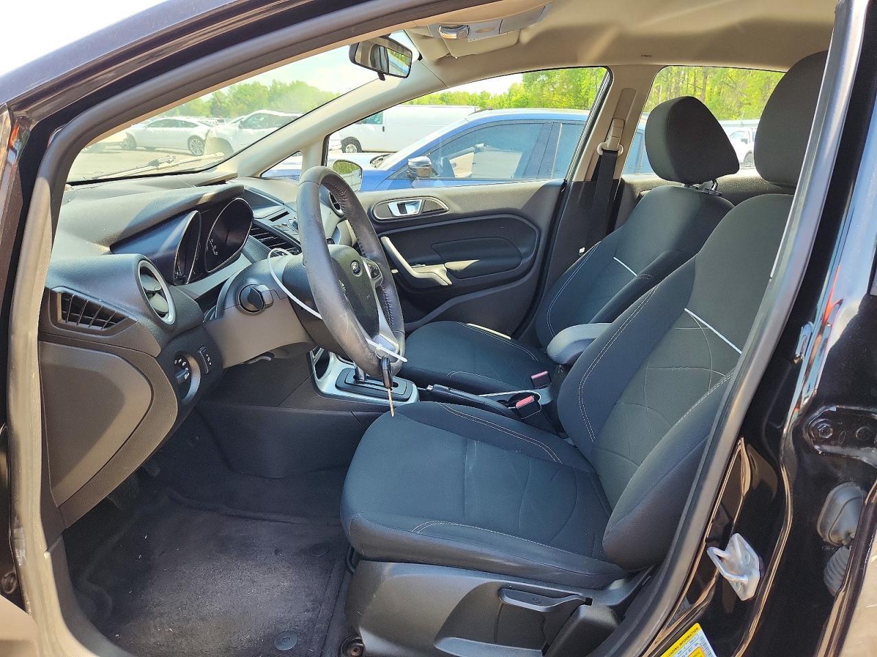2014 Ford Fiesta Se - Фото 7