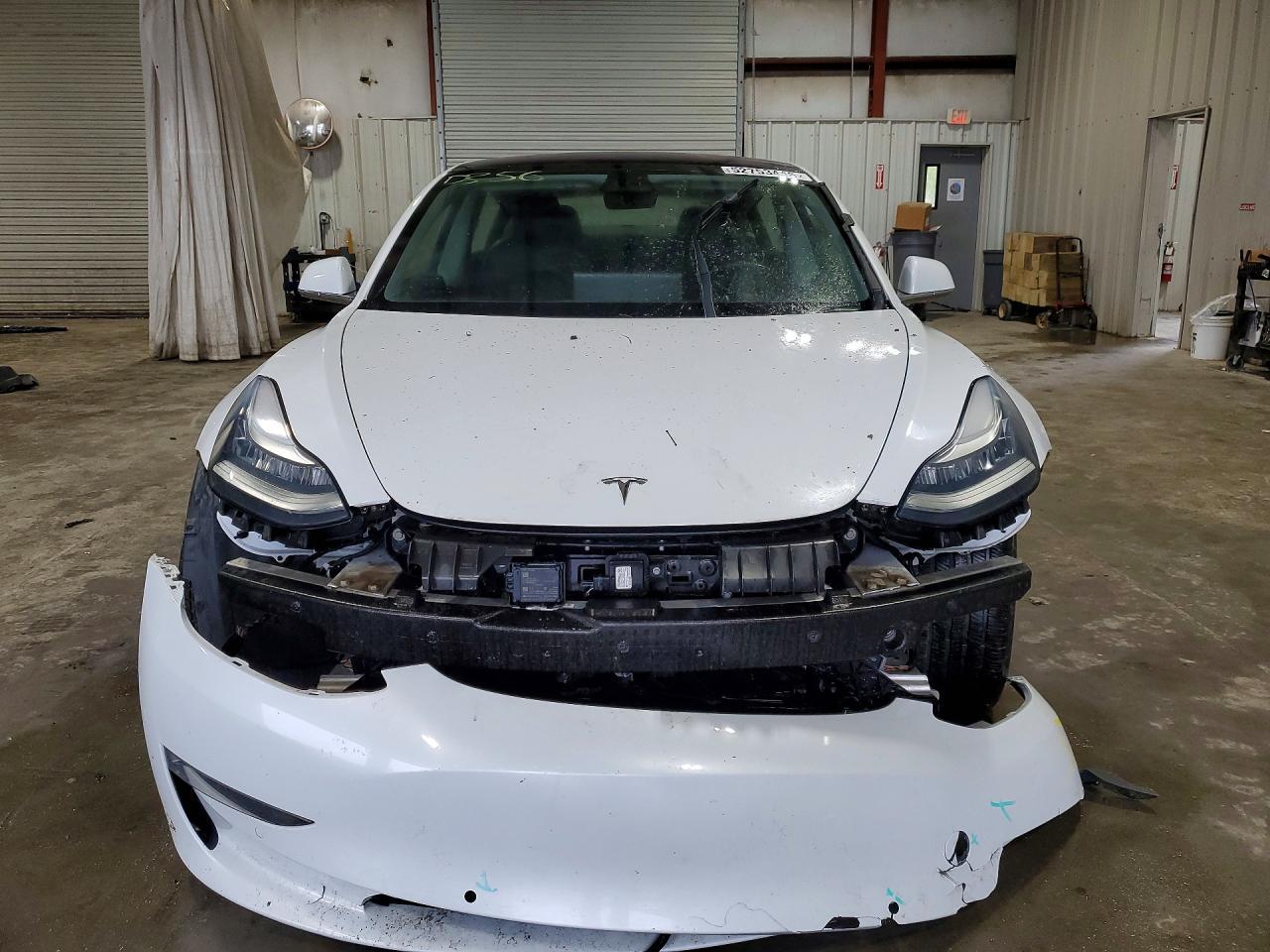 2018 Tesla Model 3 - Фото 5