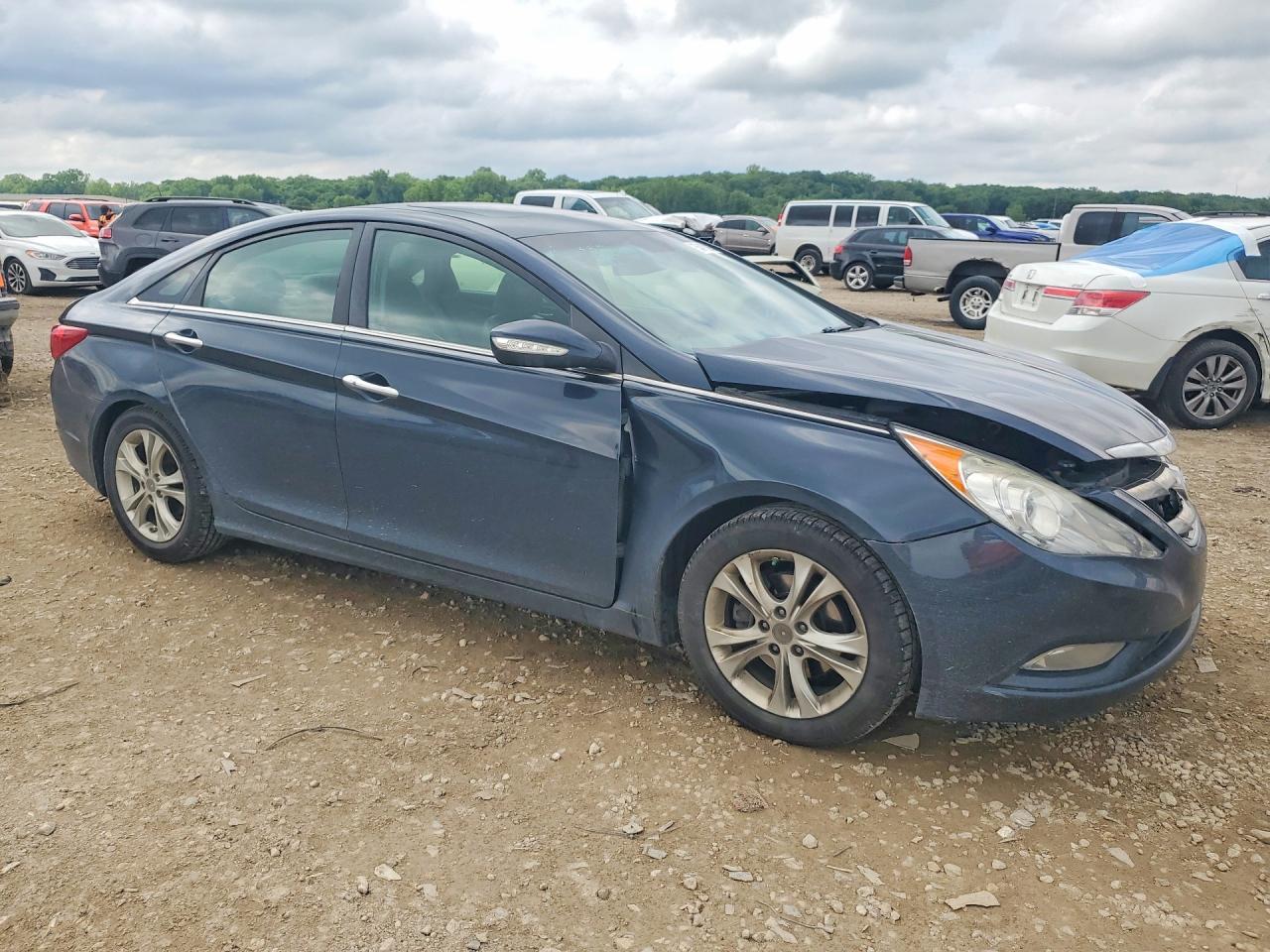 2013 Hyundai Sonata Limited - Image 4