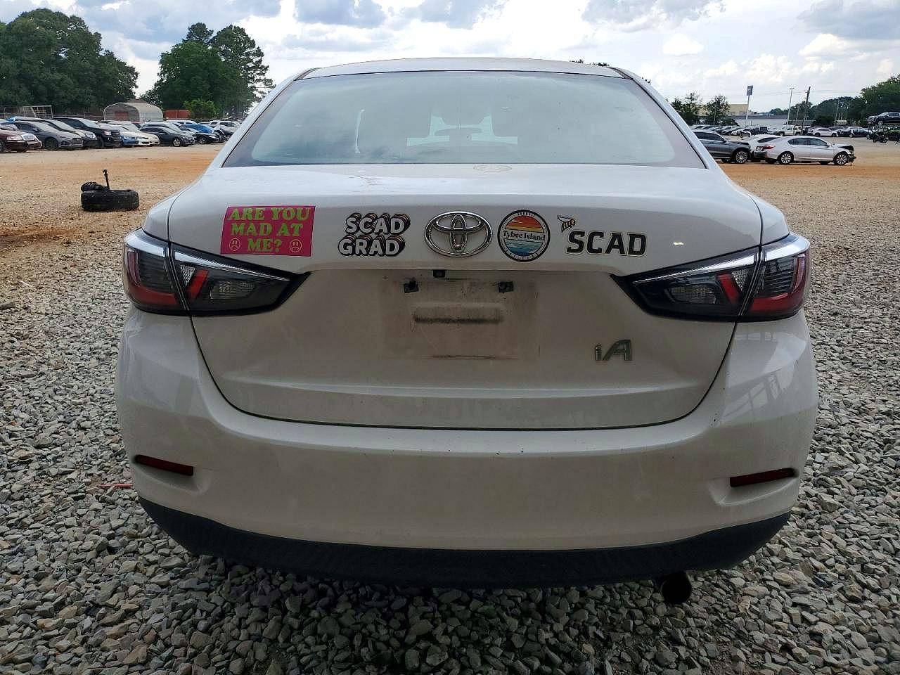 2018 Toyota Yaris Ia Base - Image 6