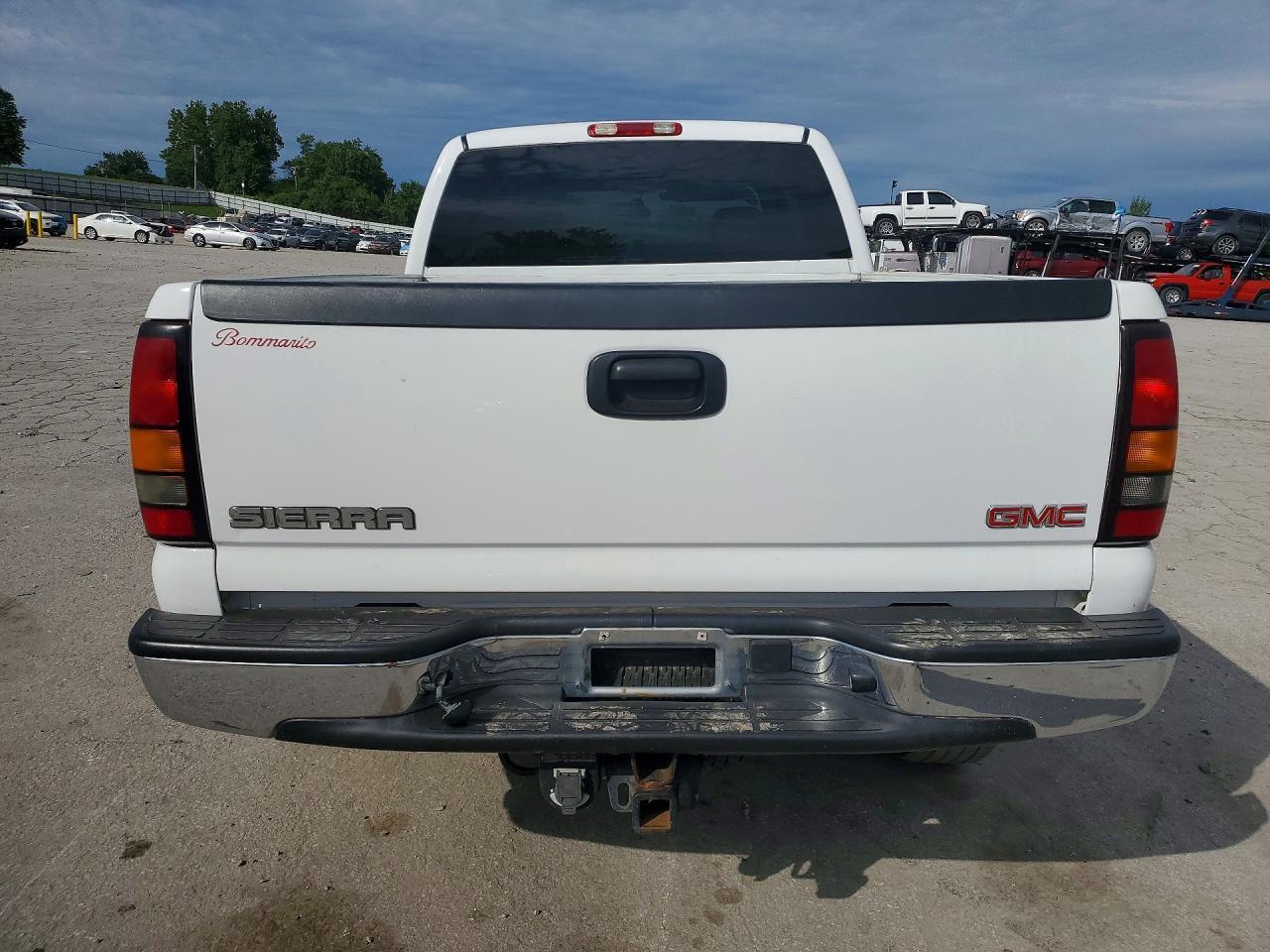 2005 GMC Sierra - Фото 6