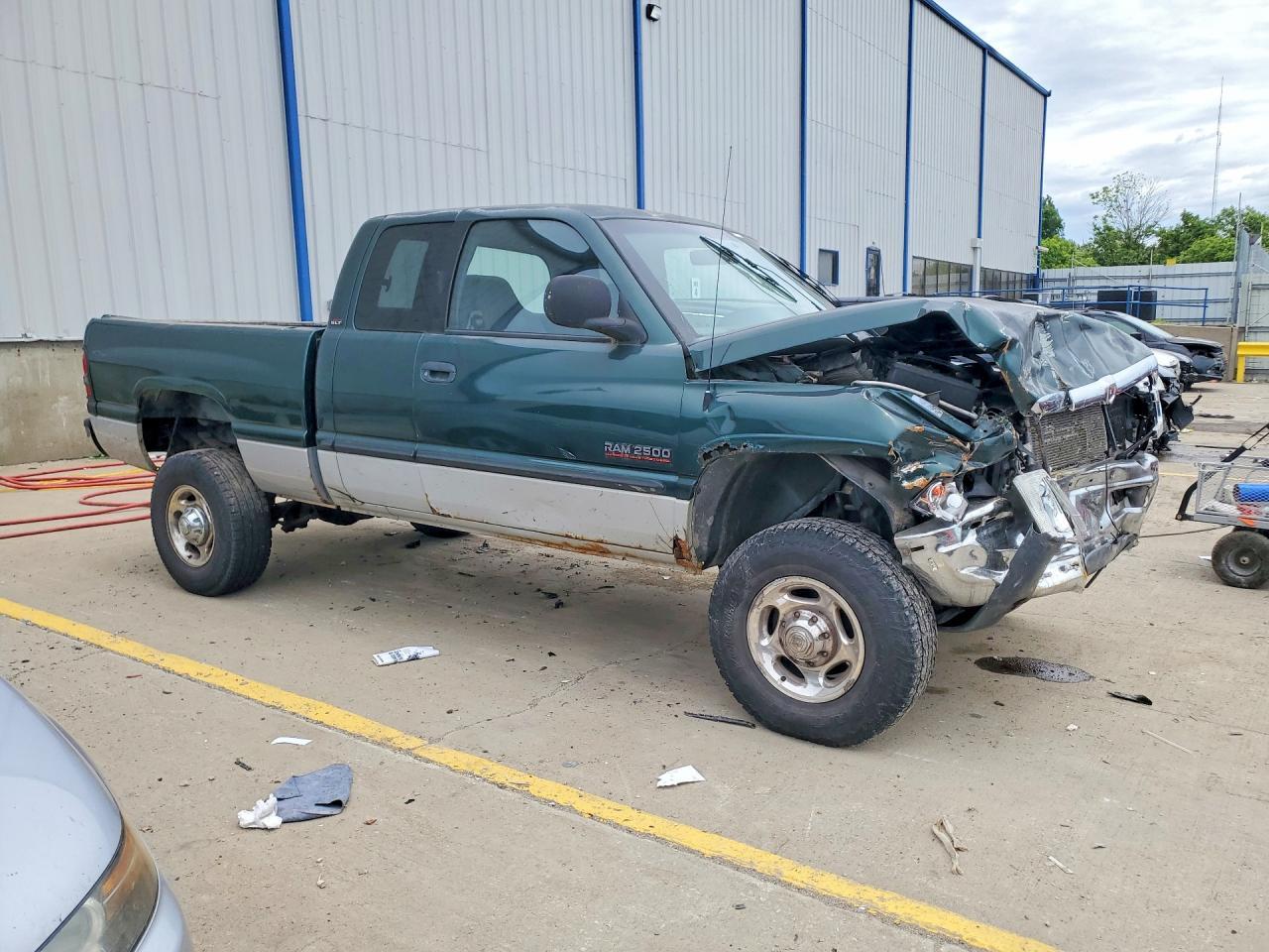 2000 Dodge Ram 2500 - Image 4