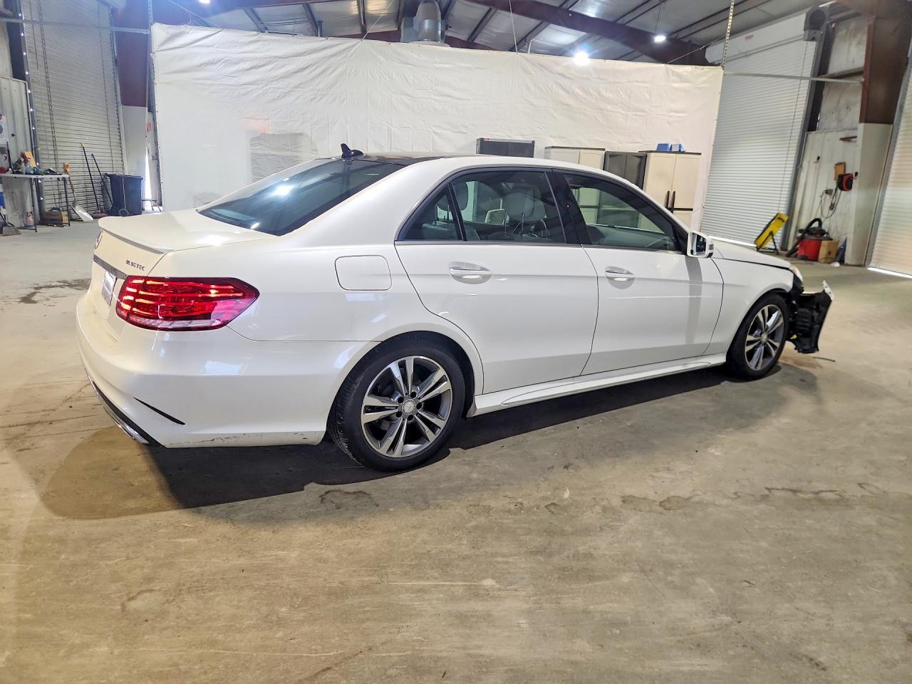 2015 Mercedes-Benz E 250 Bluetec - Фото 3