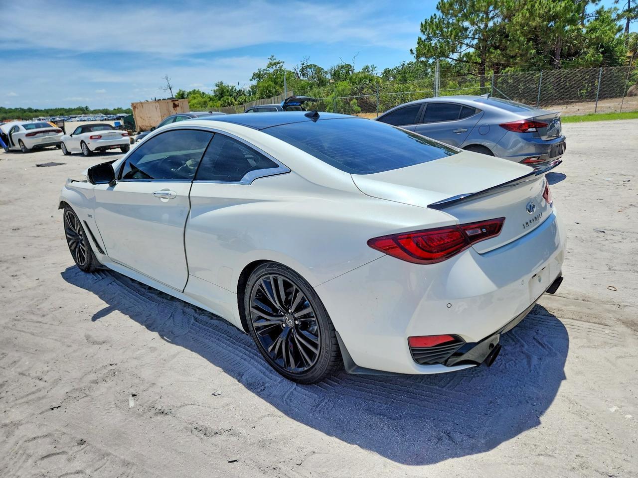 2020 Infiniti Q60 3.0T Luxe - Image 2