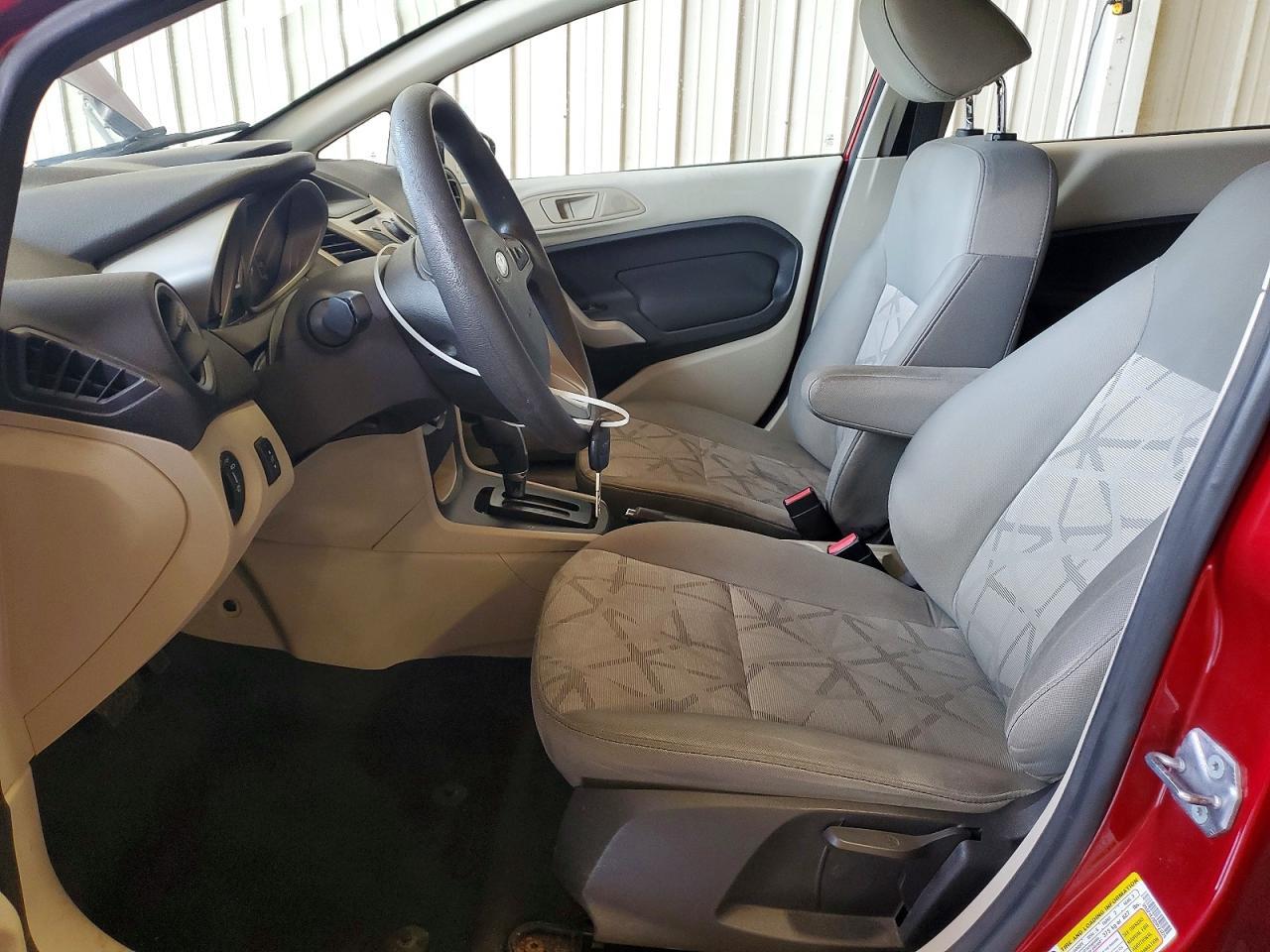 2013 Ford Fiesta Se - Фото 7
