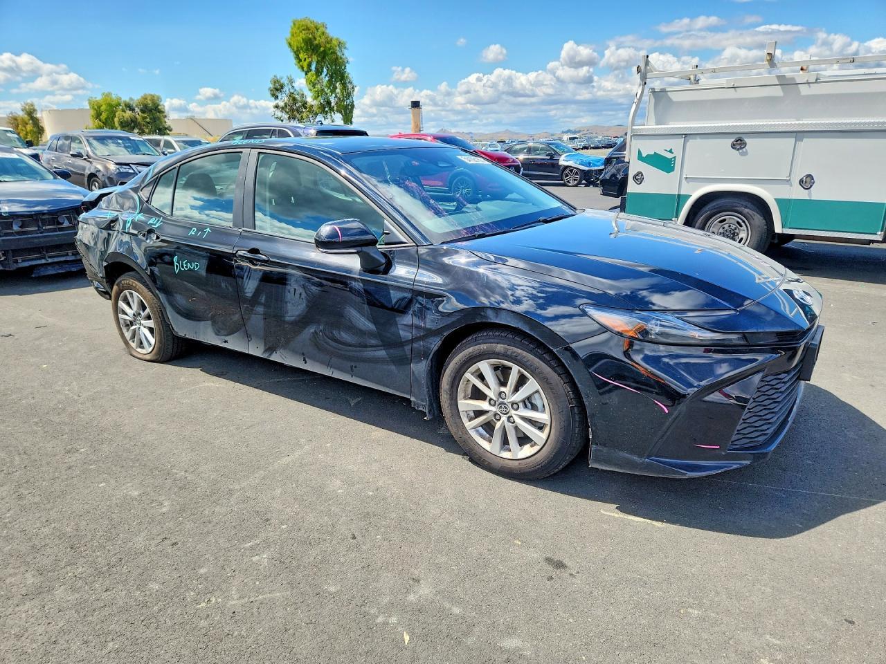 2025 Toyota Camry Le - Фото 4