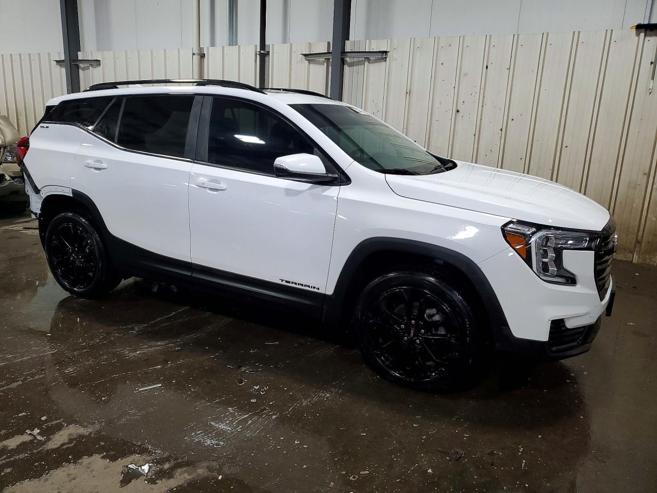 2022 GMC Terrain Sle - Image 4