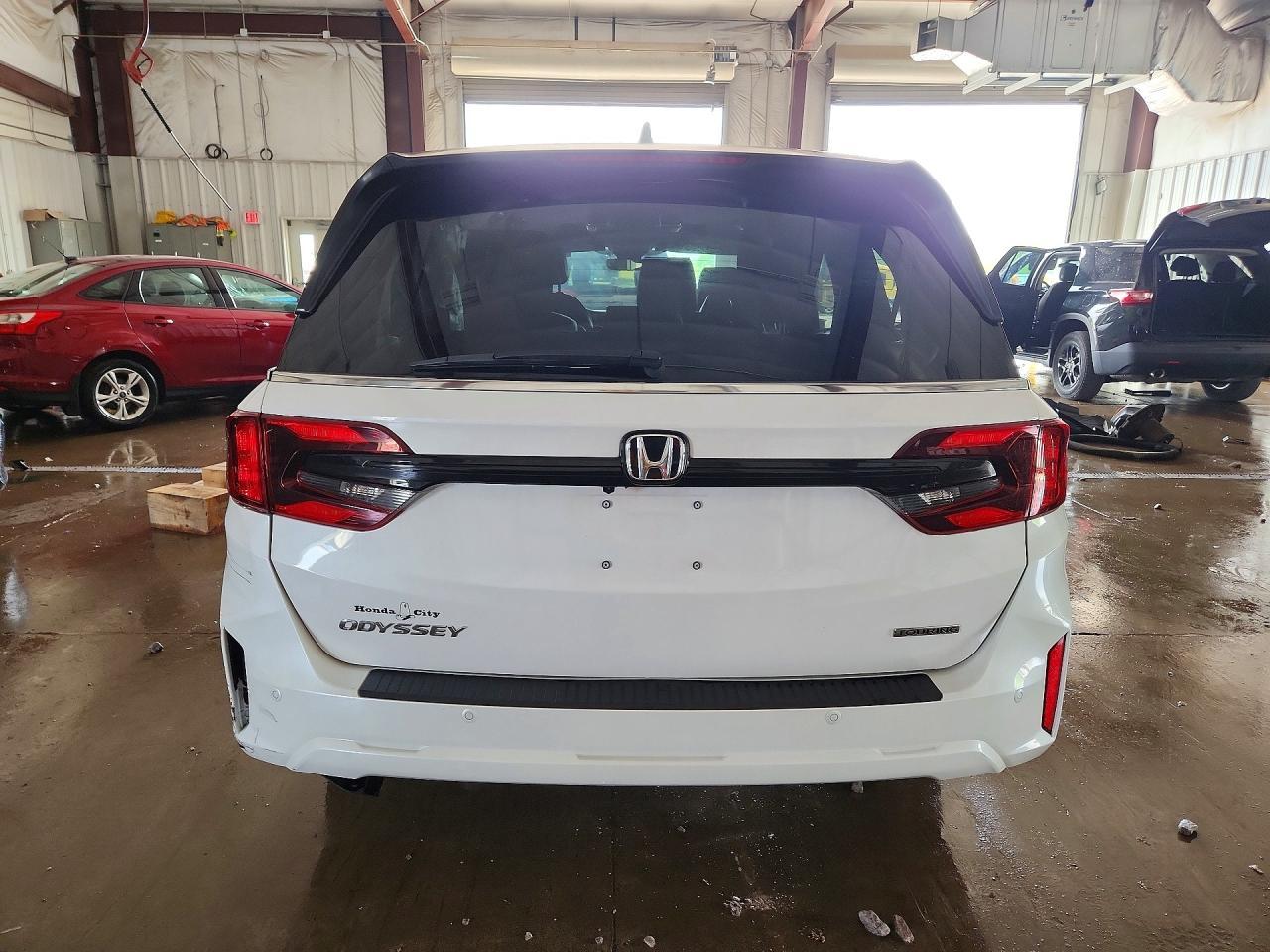 2025 Honda Odyssey Touring - Фото 6