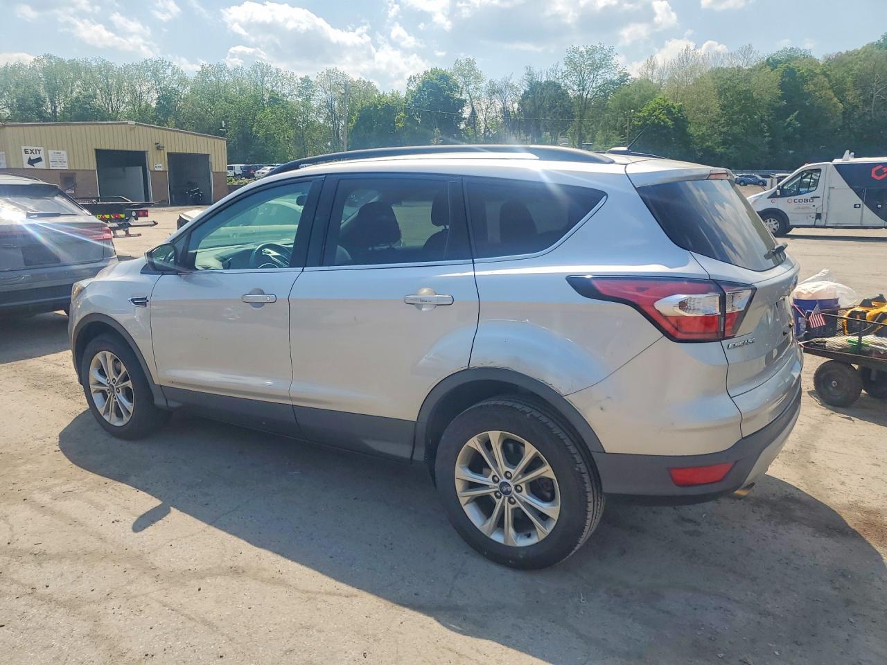 2017 Ford Escape Se - Фото 2
