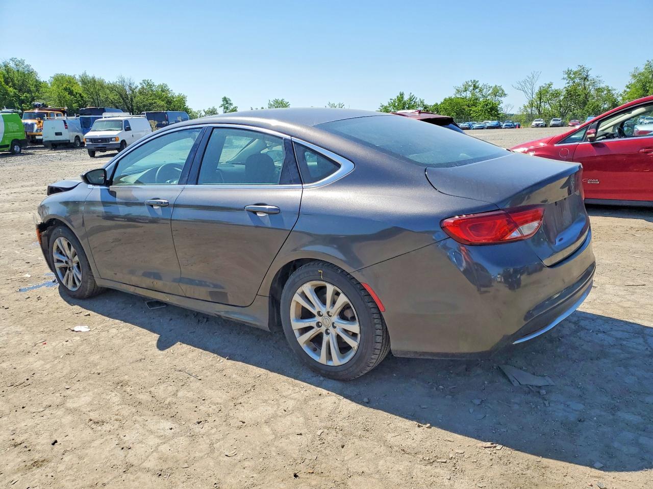 2015 Chrysler 200 Limited - Фото 2