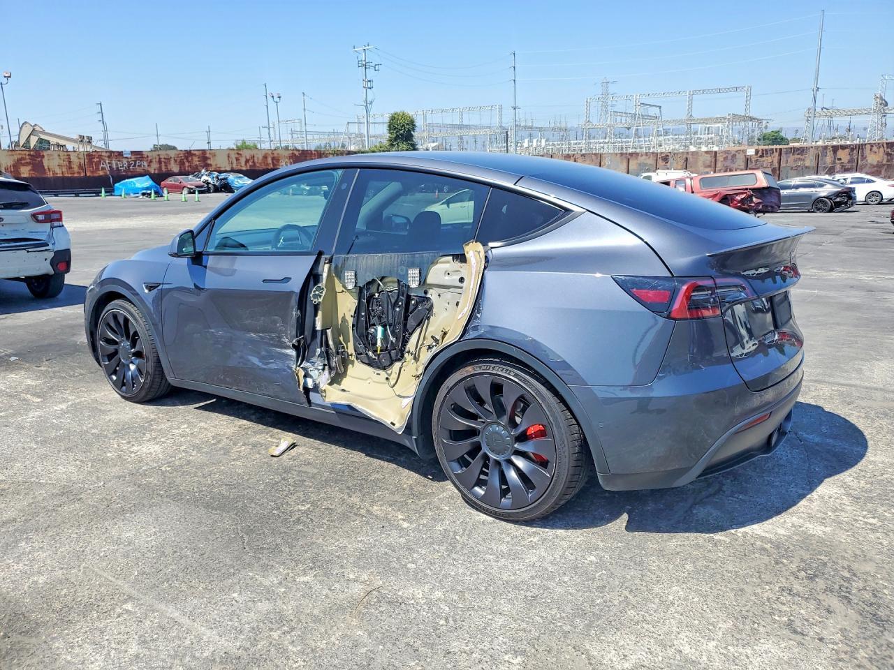2022 Tesla Model Y - Фото 2