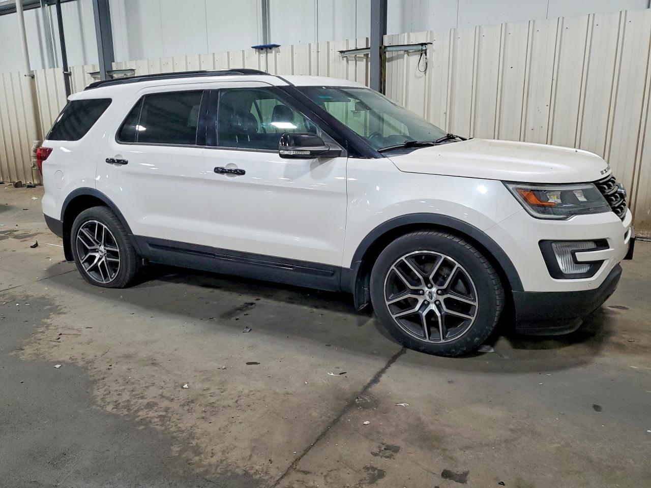 2016 Ford Explorer Sport - Фото 4