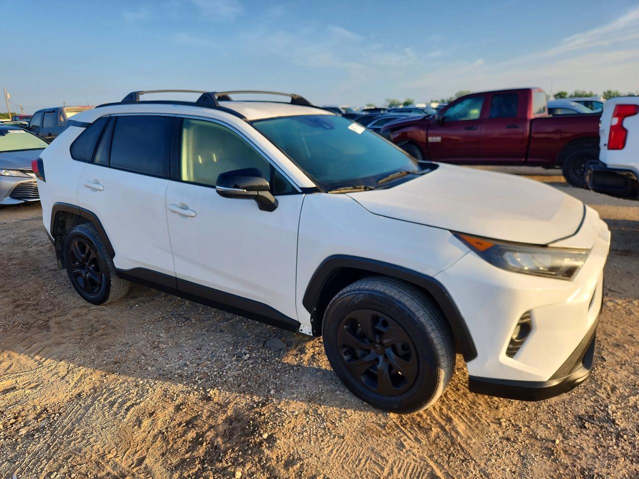 2019 Toyota Rav4 Le - Image 4