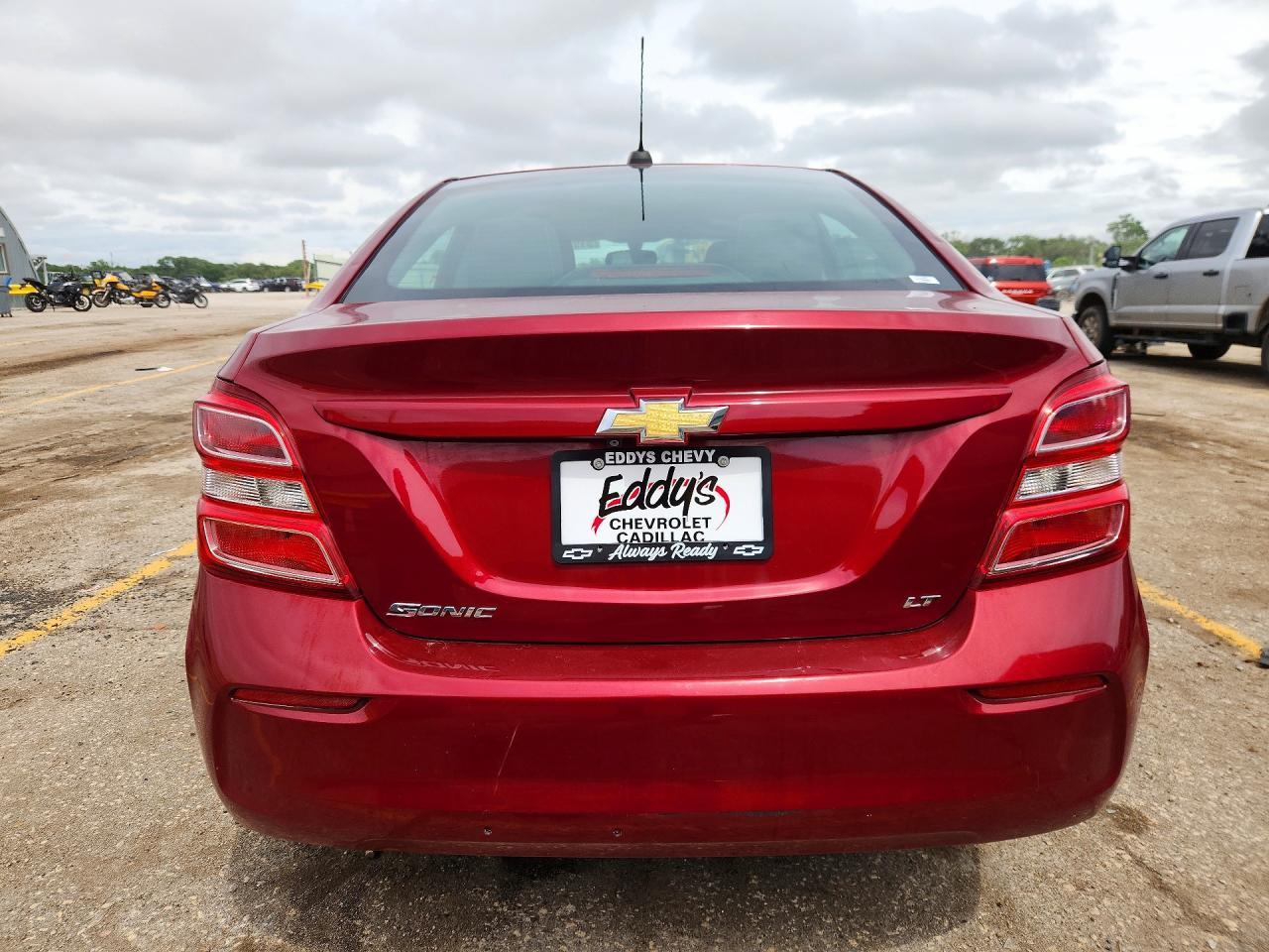 2017 Chevrolet Sonic Lt - Фото 6