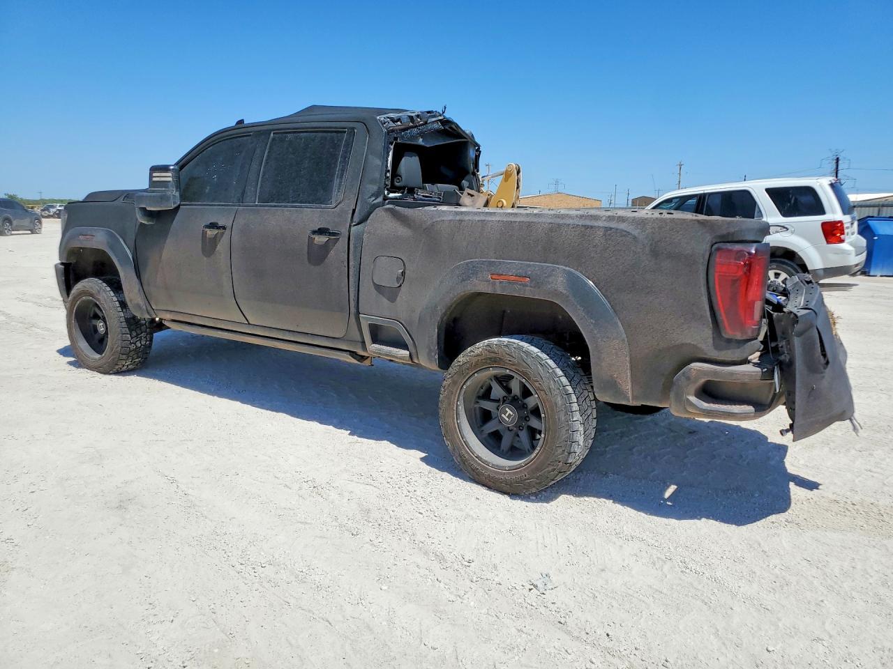2023 GMC Sierra K2500 Denali - Image 2