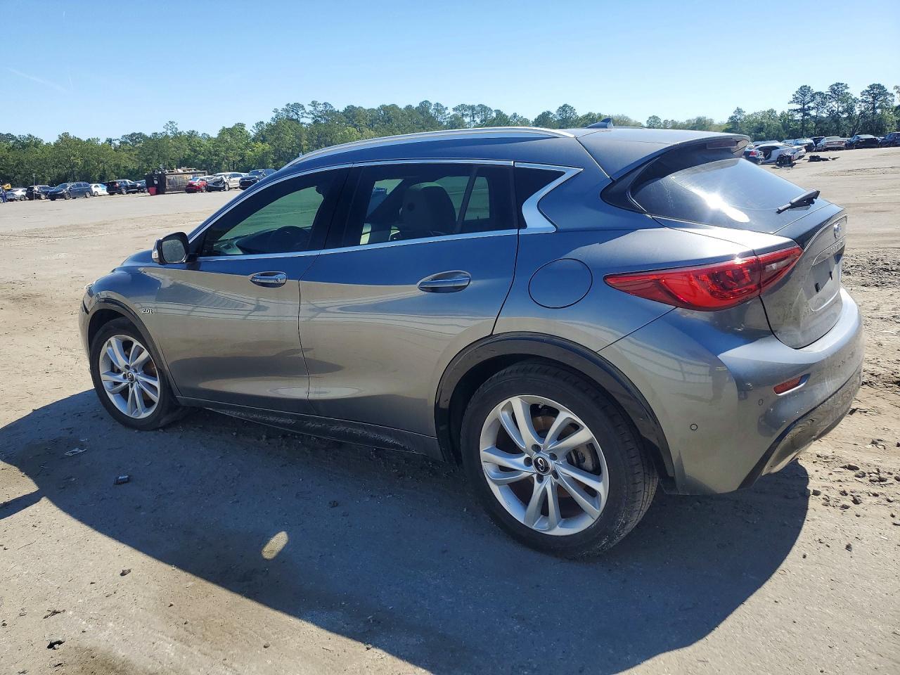 2018 Infiniti Qx30 Premium - Image 2