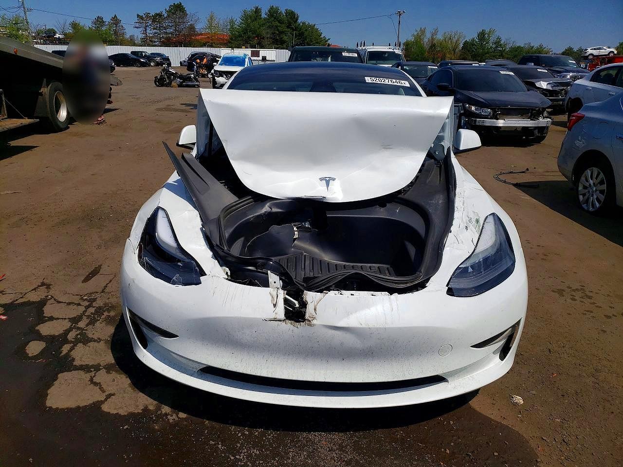 2022 Tesla Model 3 - Image 5