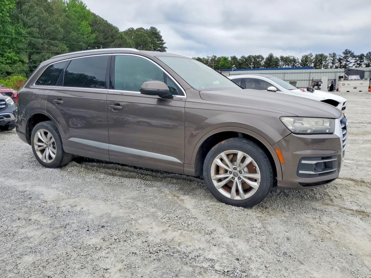 2017 Audi Q7 Premium Plus - Image 4