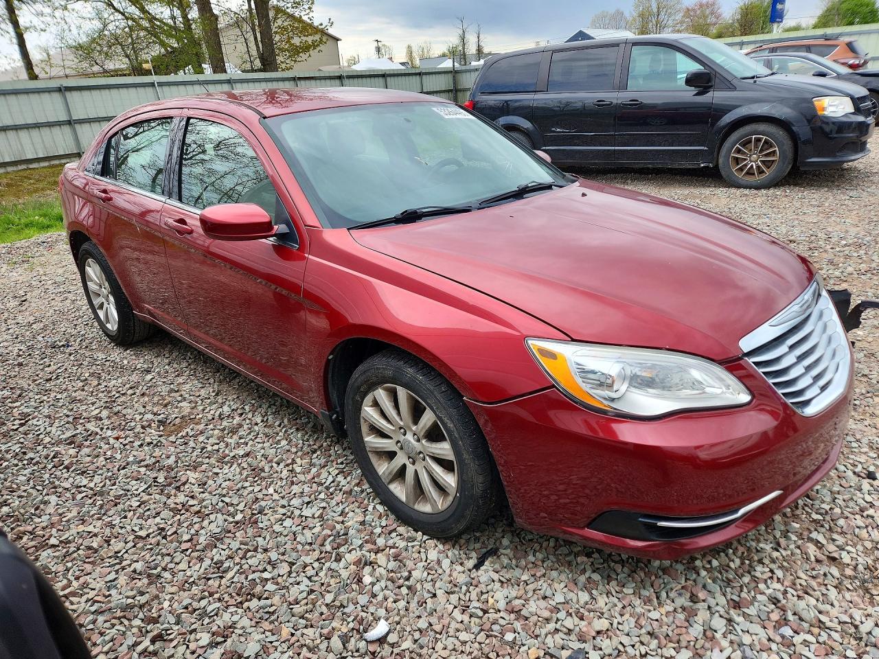 2013 Chrysler 200 Touring - Фото 4