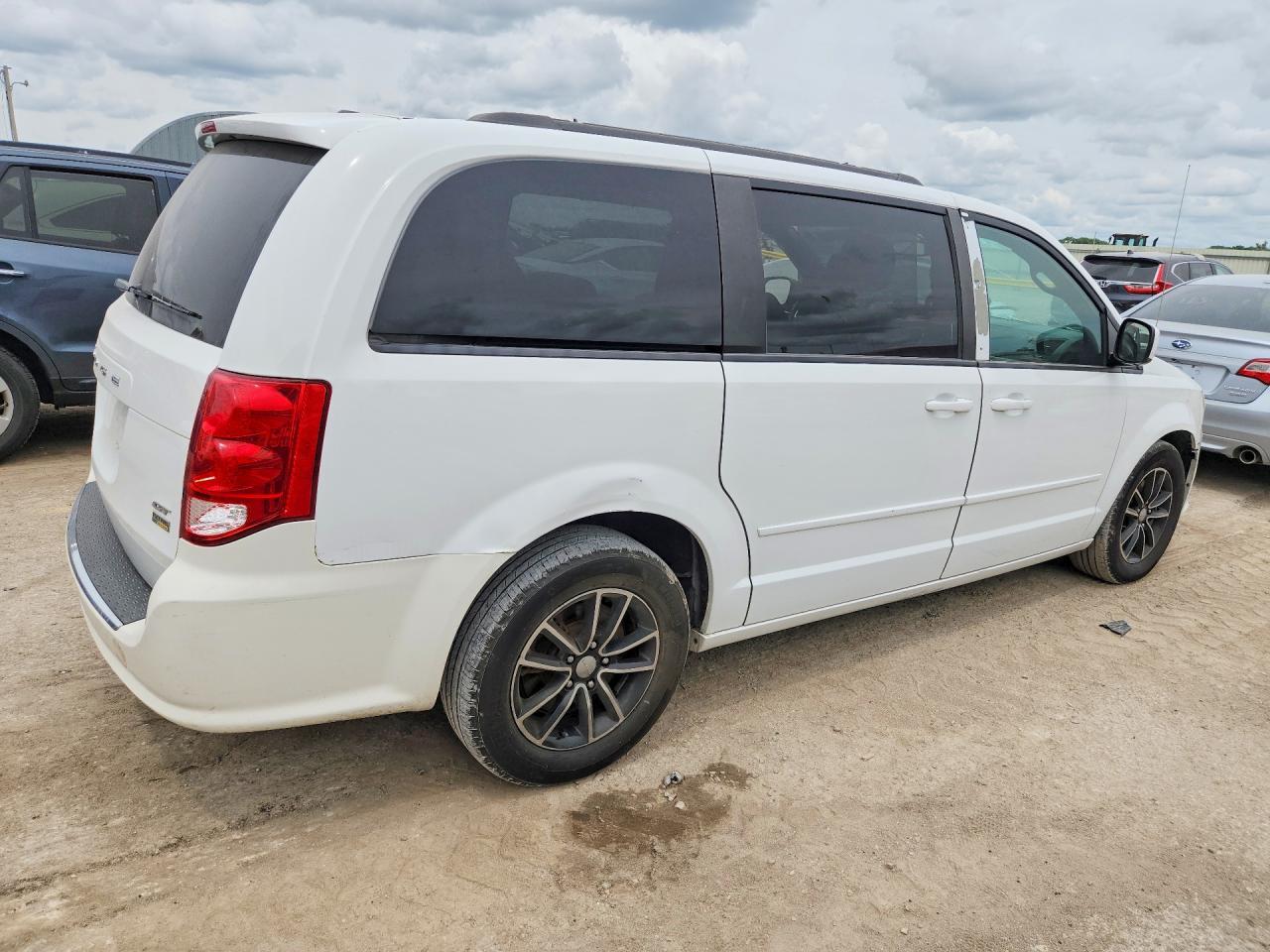 2017 Dodge Grand Caravan Gt - Фото 3