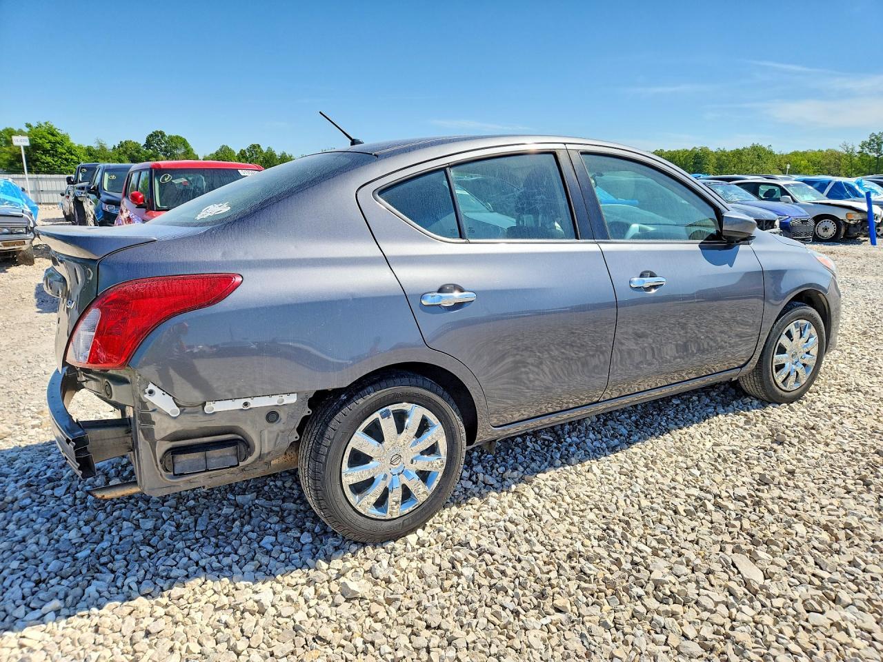 2018 Nissan Versa Sv - Фото 3