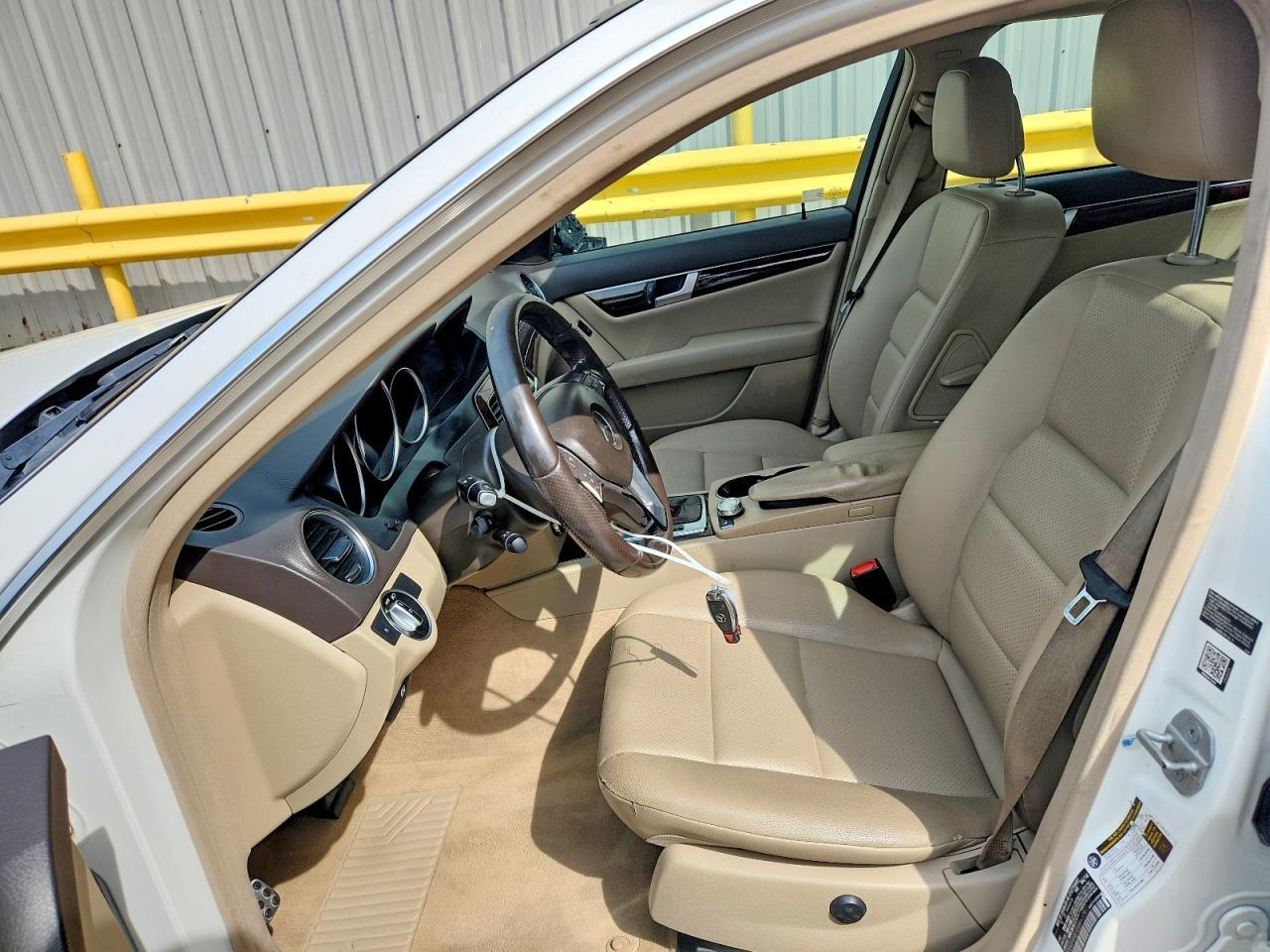 2014 Mercedes-Benz C 250 - Image 7