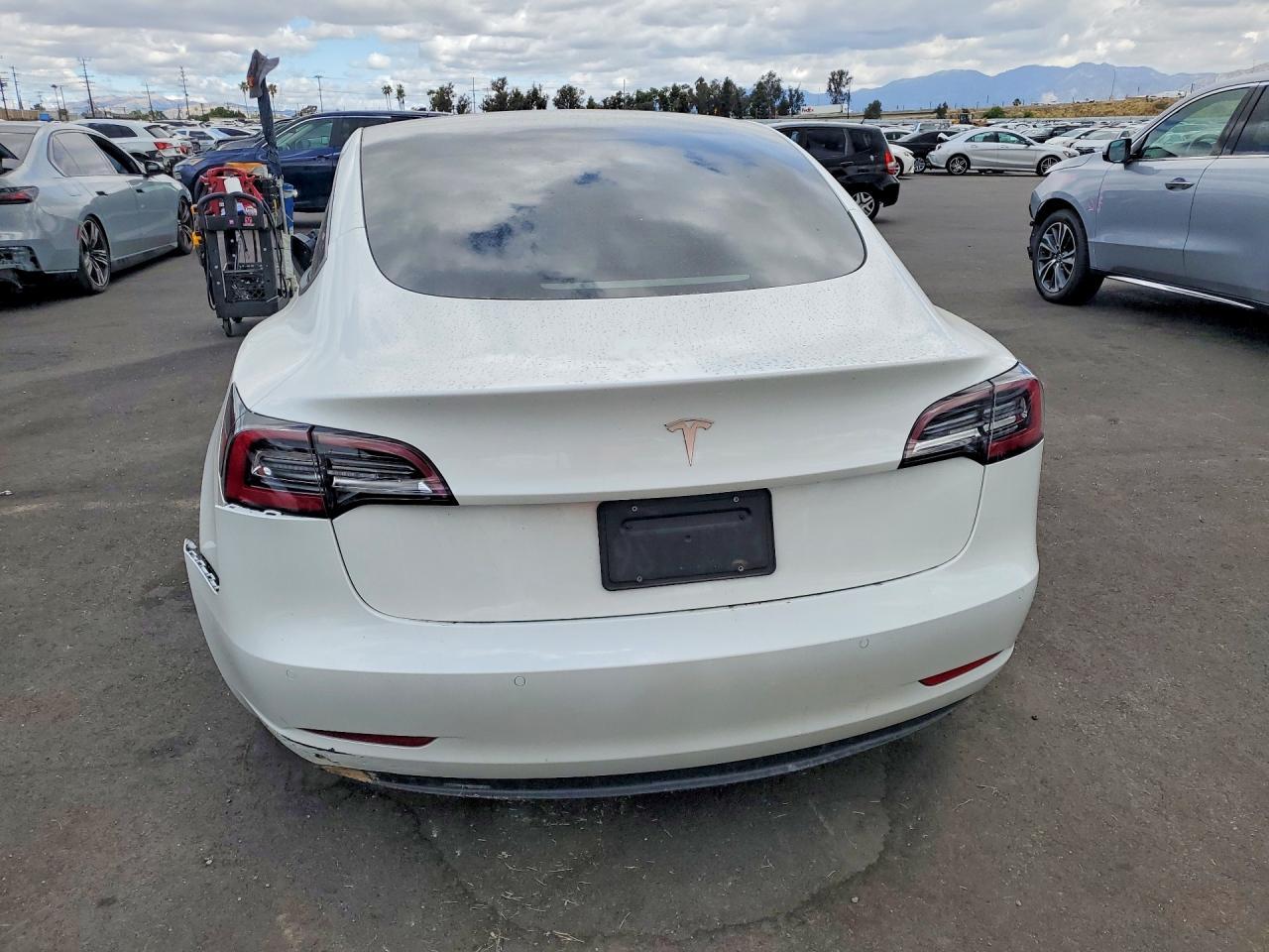 2021 Tesla Model 3 - Image 6