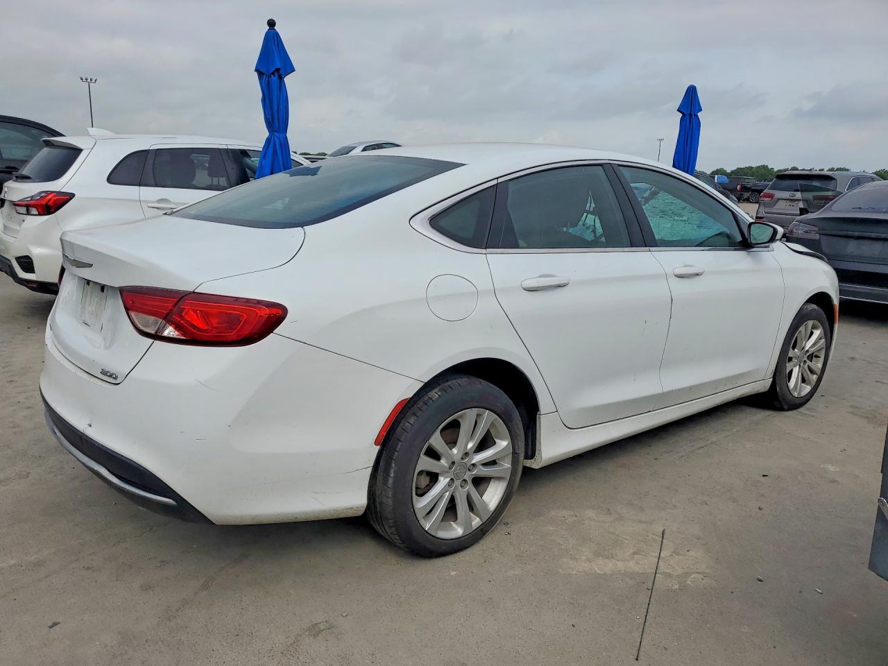 2016 Chrysler 200 Limited - Фото 3