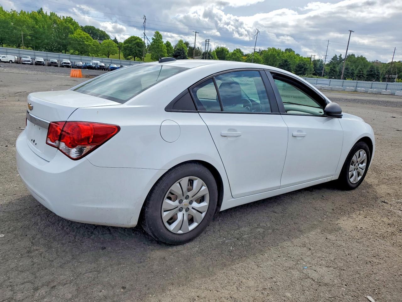 2015 Chevrolet Cruze Ls - Фото 3