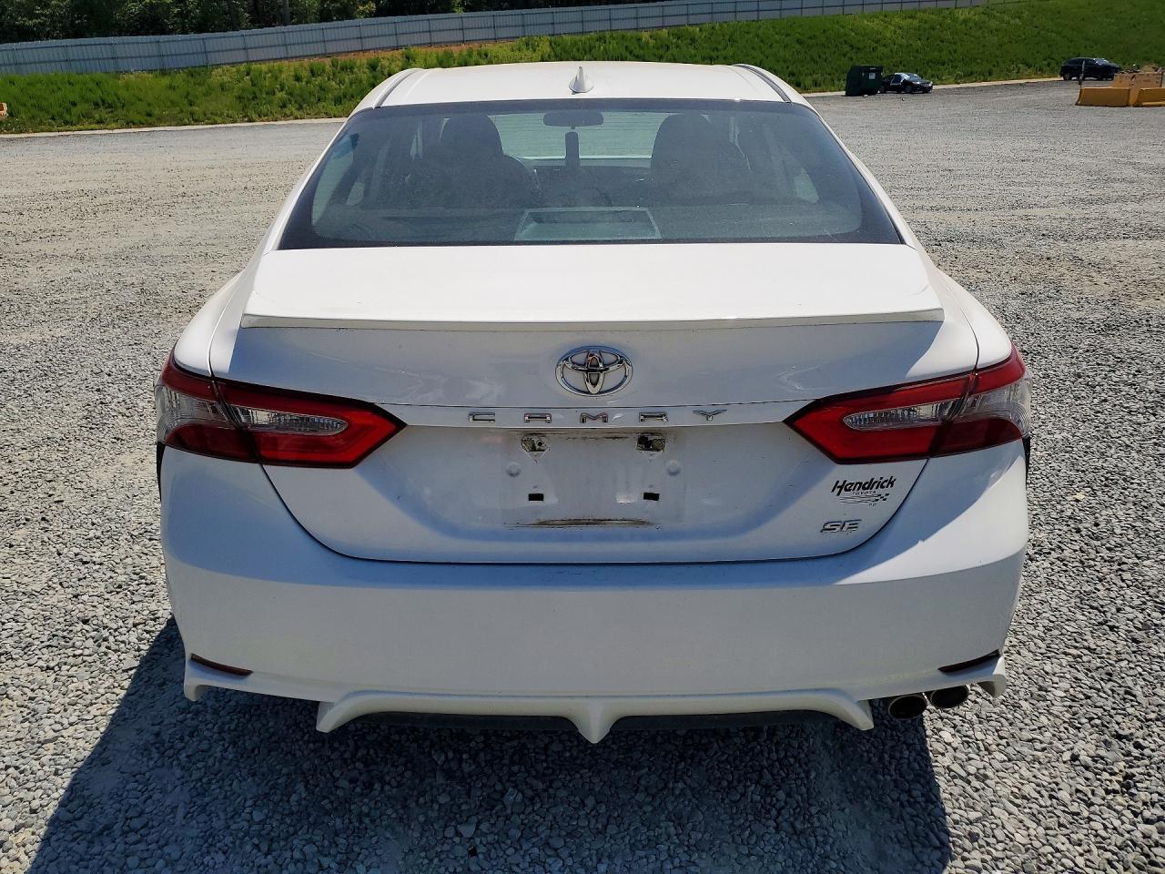 2019 Toyota Camry Se - Фото 6