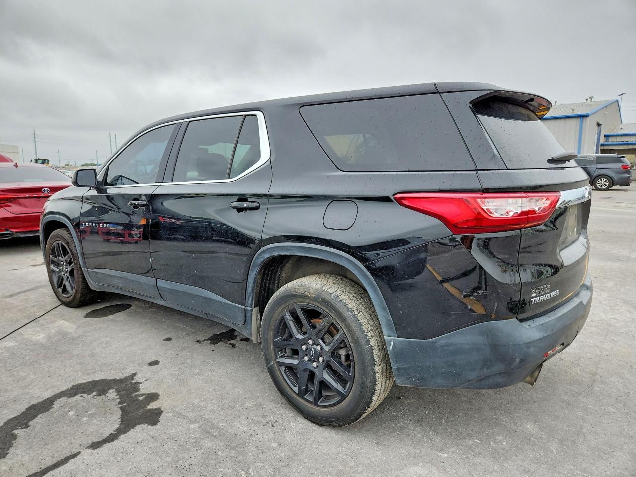2021 Chevrolet Traverse Ls - Image 2
