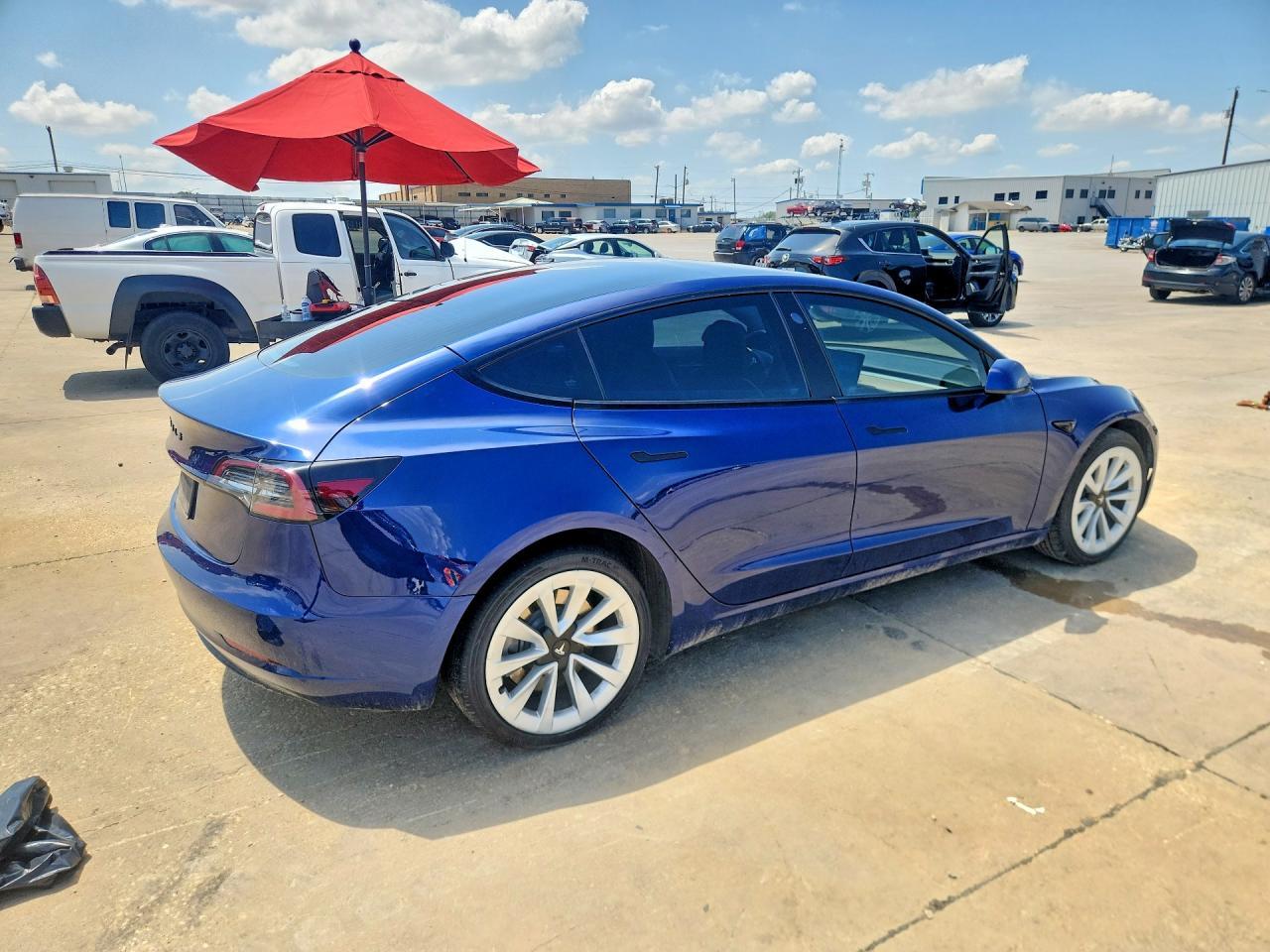 2022 Tesla Model 3 - Фото 3