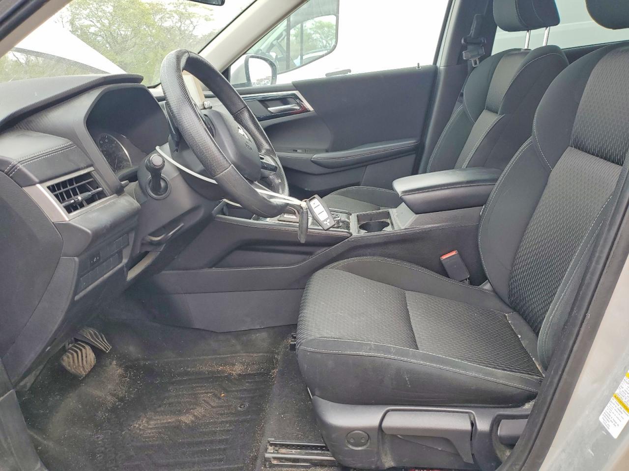 2022 Mitsubishi Outlander Es - Image 7