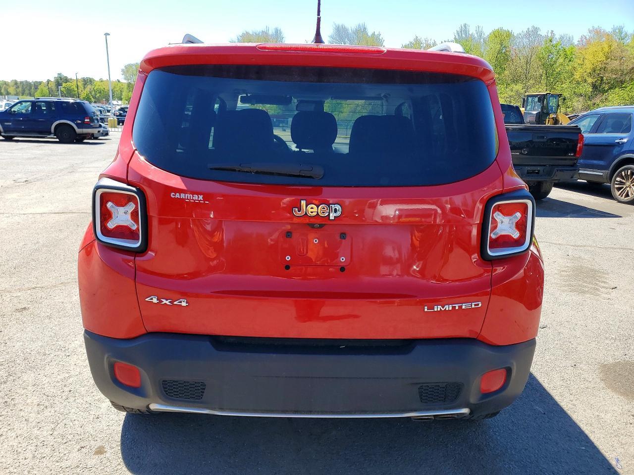 2015 Jeep Renegade Limited - Image 6