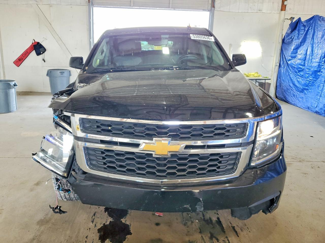 2017 Chevrolet Suburban - Фото 5