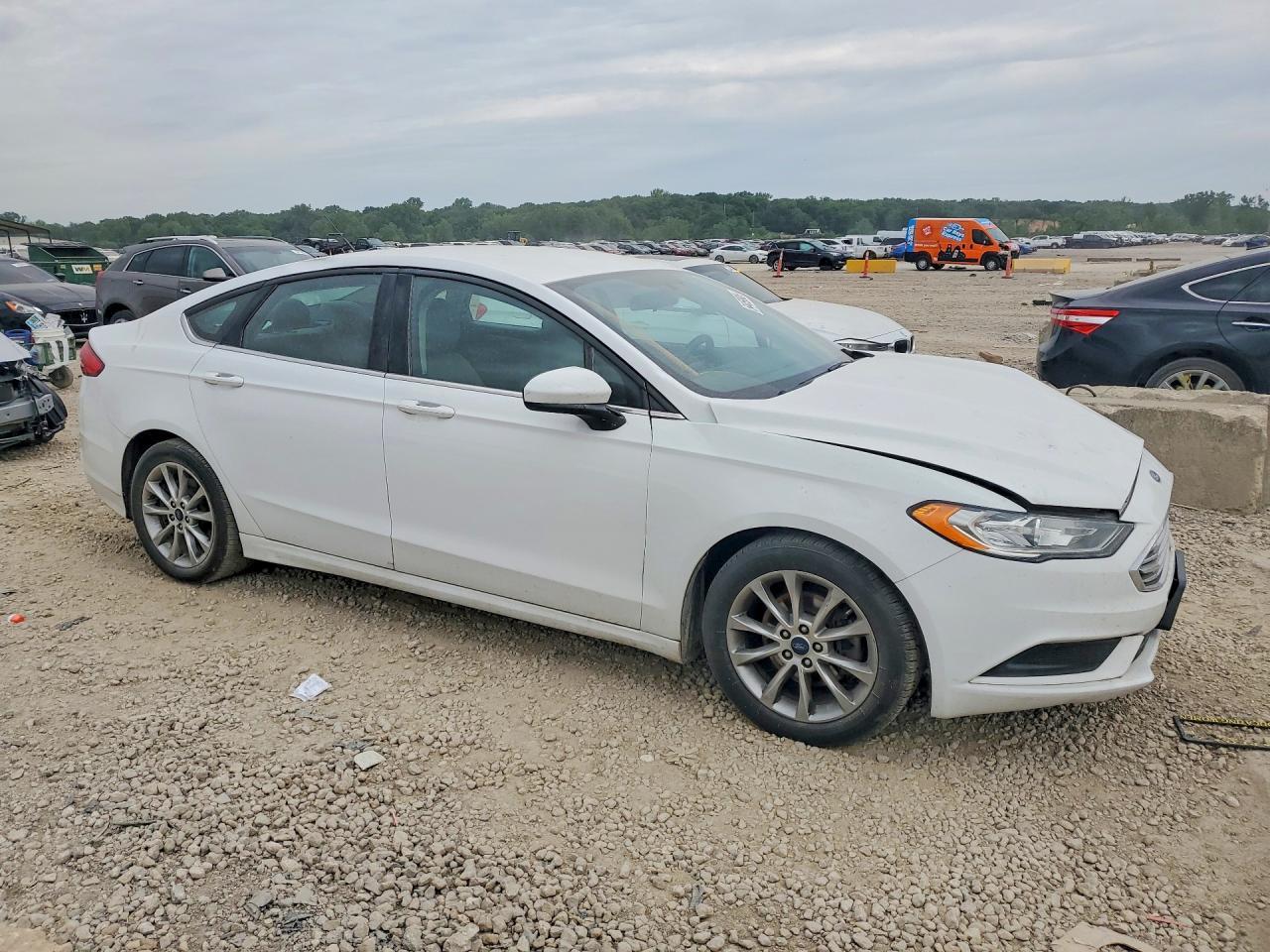 2017 Ford Fusion S - Фото 4
