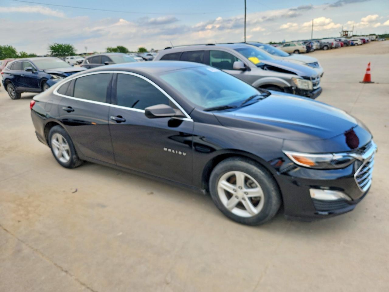 2019 Chevrolet Malibu Ls - Image 4