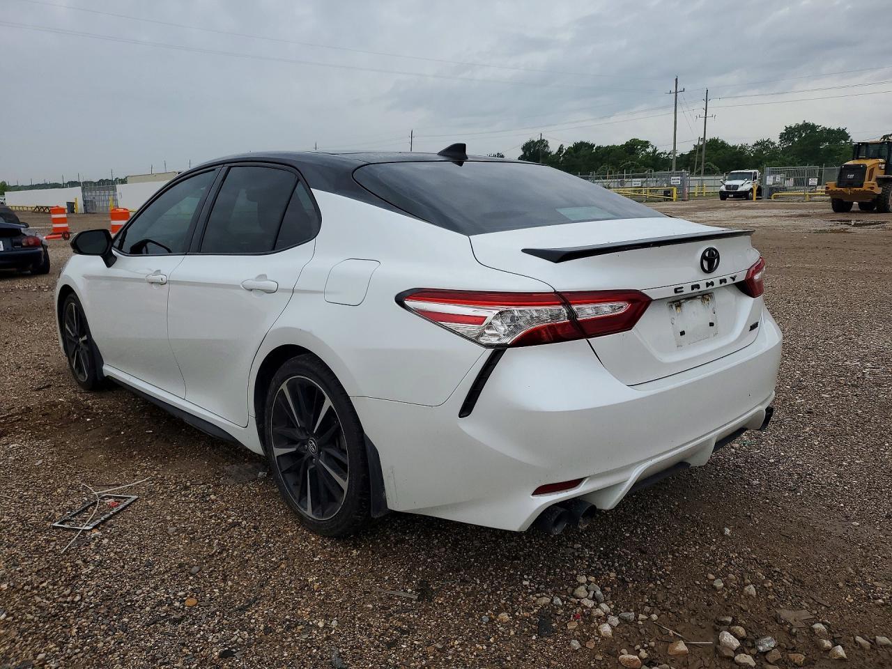 2020 Toyota Camry Xse - Image 2