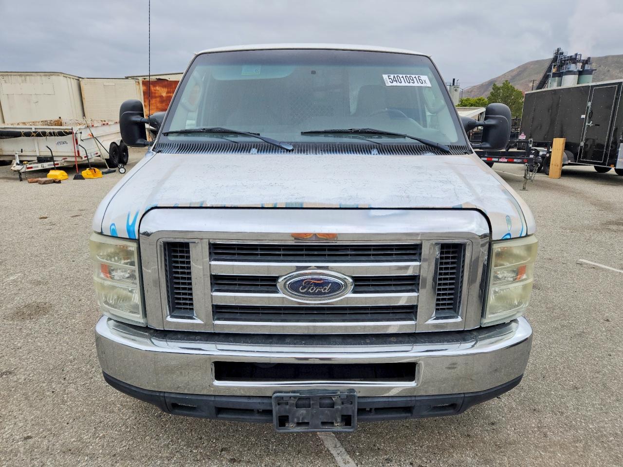 2013 Ford Econoline E350 Super Duty Van - Image 5