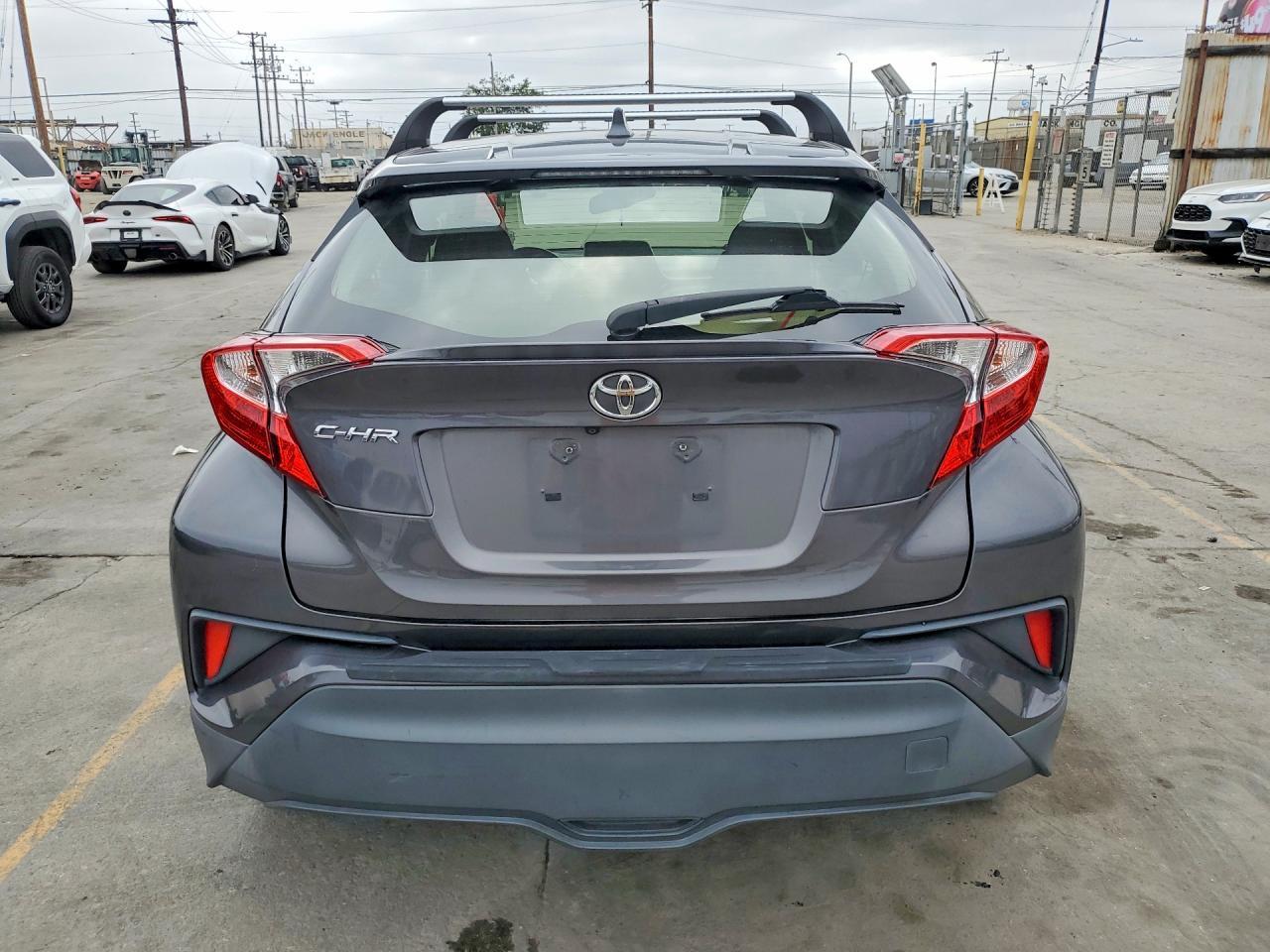 2019 Toyota C-Hr Xle - Image 6