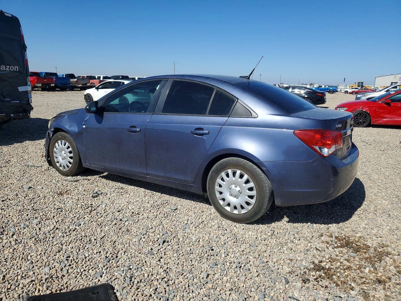 2014 Chevrolet Cruze Ls - Image 2