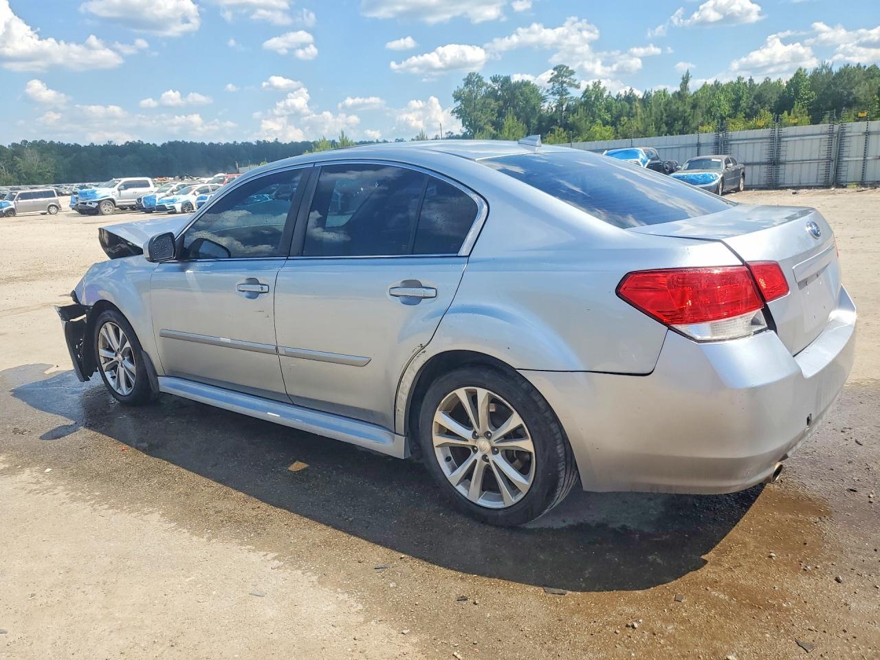 2013 Subaru Legacy 2.5I Limited - Фото 2