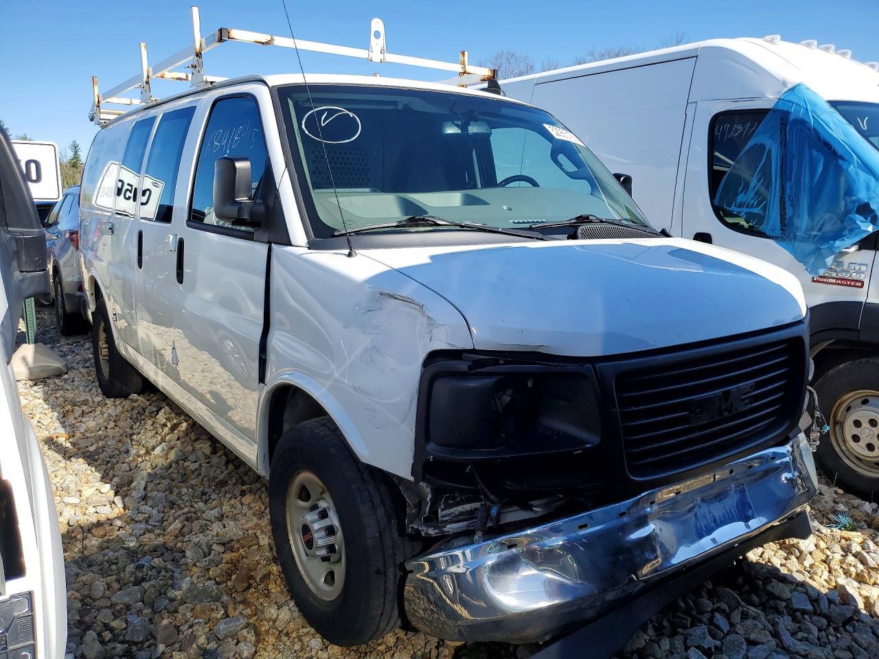 2017 GMC Savana G2500 - Фото 4