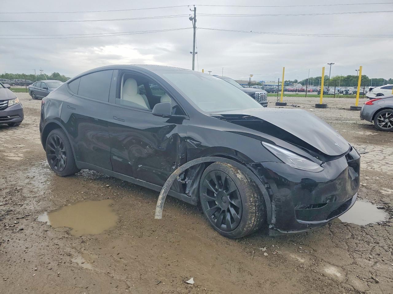 2023 Tesla Model Y - Image 4